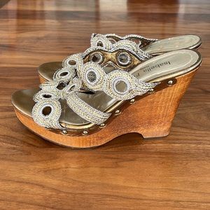 Isabella Fiore two-tone wedge sandals